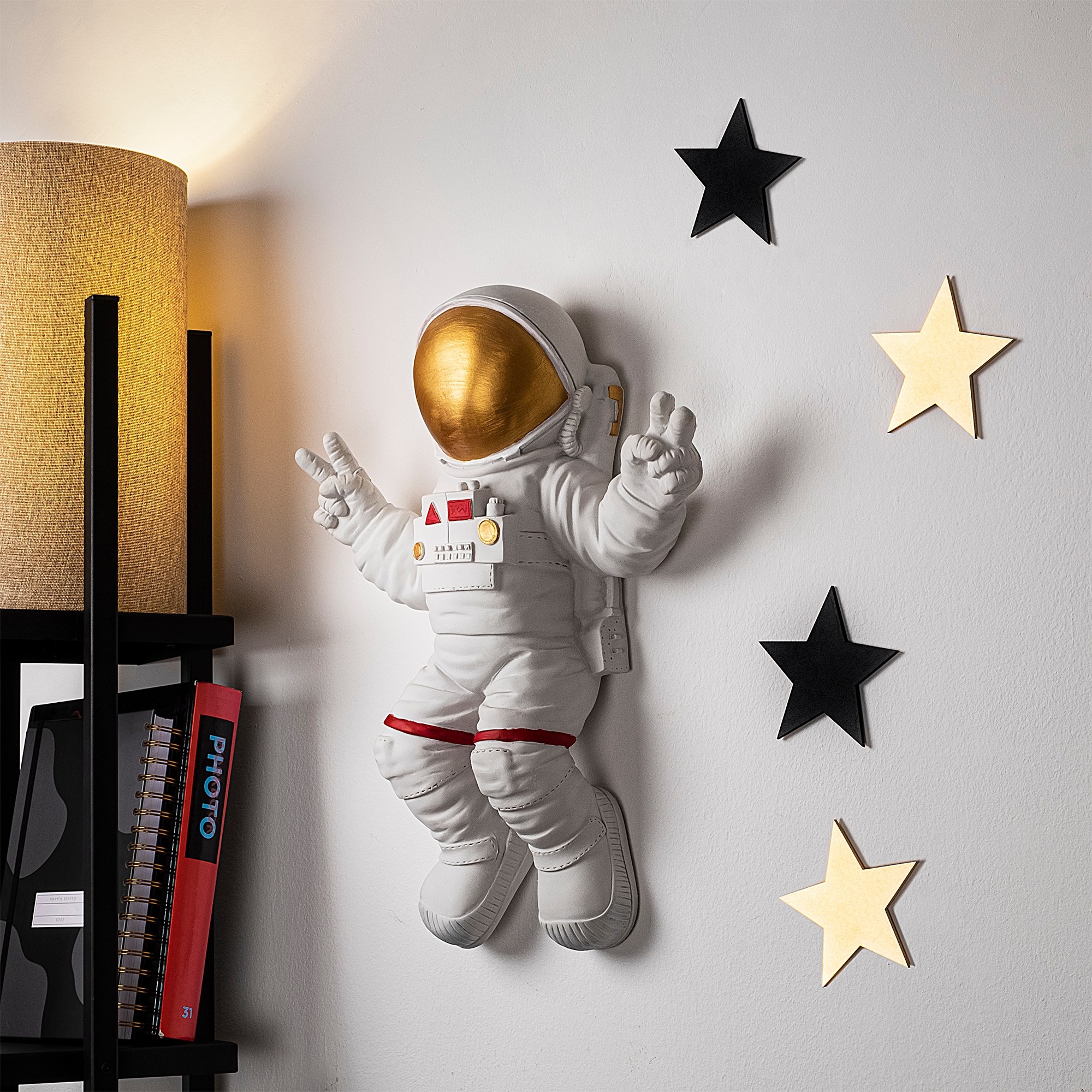 Wallity Nástěnná dekorace Astronaut bílá/zlatá