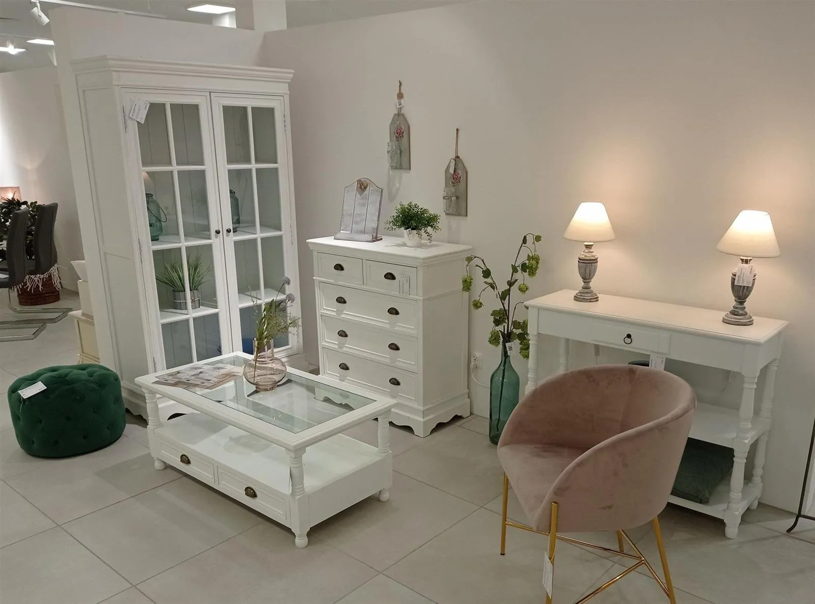 LivinHill Komoda Latina 85 cm z masivu bílá - Obrázek 2