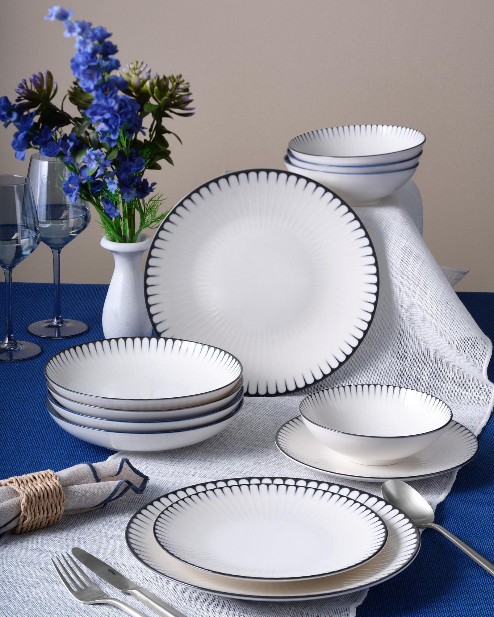 ASIR Porcelánová jídelní souprava BORDER 24 ks - Obrázek 2