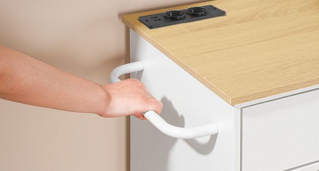 Pojízdný kuchyňský vozík s prodlužovacím kabelem Vasagle Marley 65 cm bílý/dub přírodní - Obrázek 2