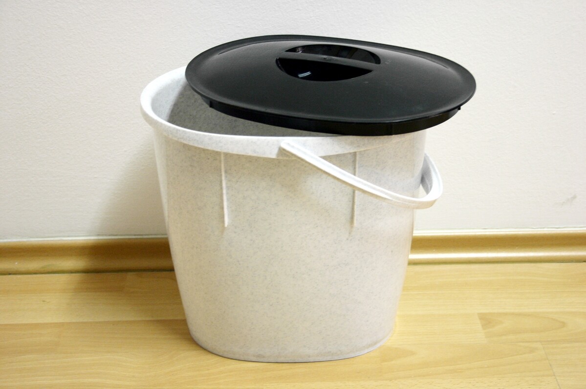 ALFA PLASTIK - Vědro ovál 12l s víkem granit bílé