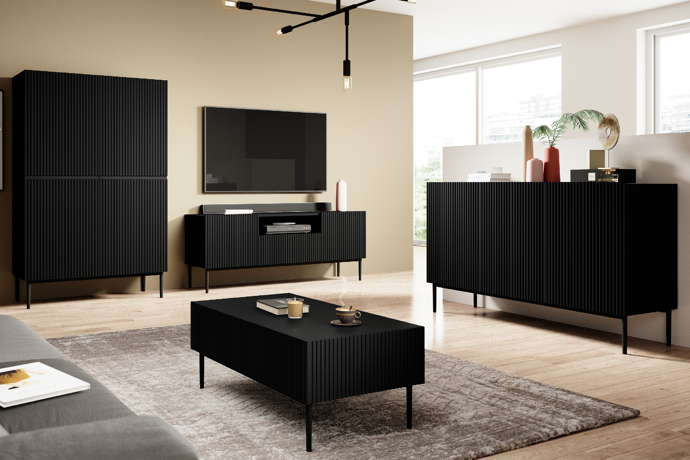 Bogart Moderní komoda Nical 150 cm třídveřová s ryhovaným čelem - černý mat/černé nožky - Obrázek 2